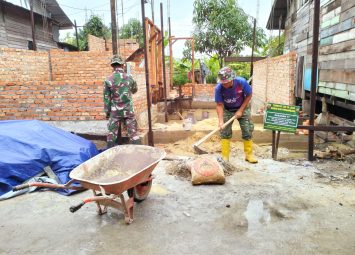 Gerobak Dorong Mempermudah Melansir Material di Pra TMMD