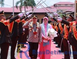 Haru Mengiringi Perpisahan Kapolres Kampar AKBP Ronald Sumaja, Pedang Pora Simbol Kehormatan dan Kenangan