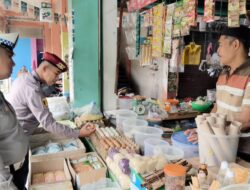 Tetap Siaga di Hari Libur, Polsek Limapuluh Pantau Harga Sembako di Pasar Limapuluh