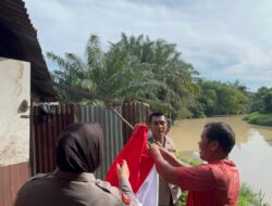 Jelang HUT RI, Polsek Limapuluh Sambangi Warga Lewat Ekspedisi Merah Putih