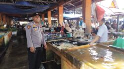 Cek Ketersediaan Bapokting di Pasar Sail, Polsek Limapuluh Pastikan Tidak Ada Kelangkaan