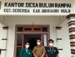 WASPADA dari Kabut Asap, KKN 143 UMRI Bersama Pemdes Buluh Rampai Imbau Masyarakat Pakai Masker