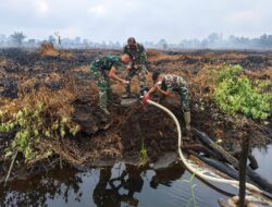 Kodam XIX/Tuanku Tambusai Terus Tangani Karhutla di Kampung Pulau, Rengat