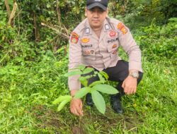 Dukung Target 1 Juta Pohon, Jajaran Polsek Limapuluh Hijaukan Lapangan Pelajar Jalan Dr Soetomo