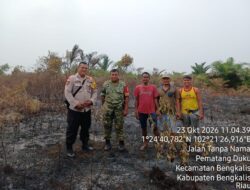 Sinergi TNI dan Masyarakat, Kebakaran Lahan Sawit di Bengkalis Berhasil Dikendalikan