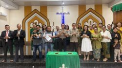 Polri Hadir untuk Masyarakat, Polsek Rumbai Barat Perkuat Kedekatan dengan Jemaat Gereja