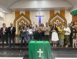 Polri Hadir untuk Masyarakat, Polsek Rumbai Barat Perkuat Kedekatan dengan Jemaat Gereja